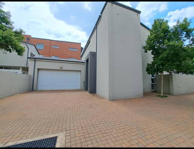 3 BEDROOM PROPERTY TO RENT IN BROOKLYN